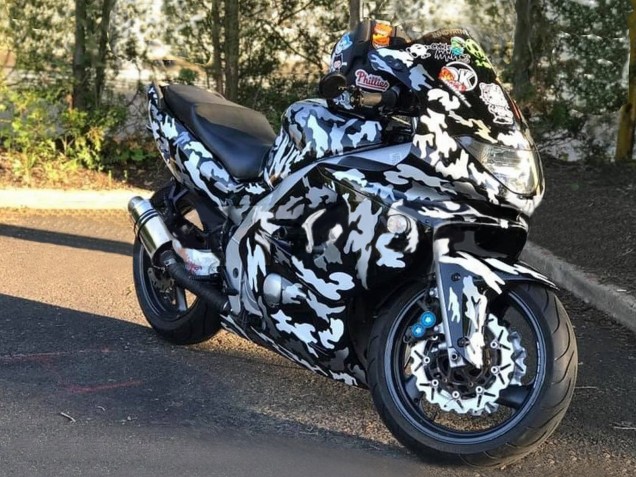 Carénages Moto Yamaha YZF600R Thundercat 1996-2007 - Noir Blanc Gris Camouflage