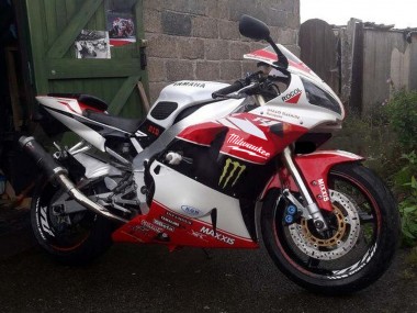 Carénages Moto Yamaha YZF 1000 R1 1998-1999 - Rouge Blanc Noir Jaune Monstre Milwaukee MAXXIS 11 Vendre